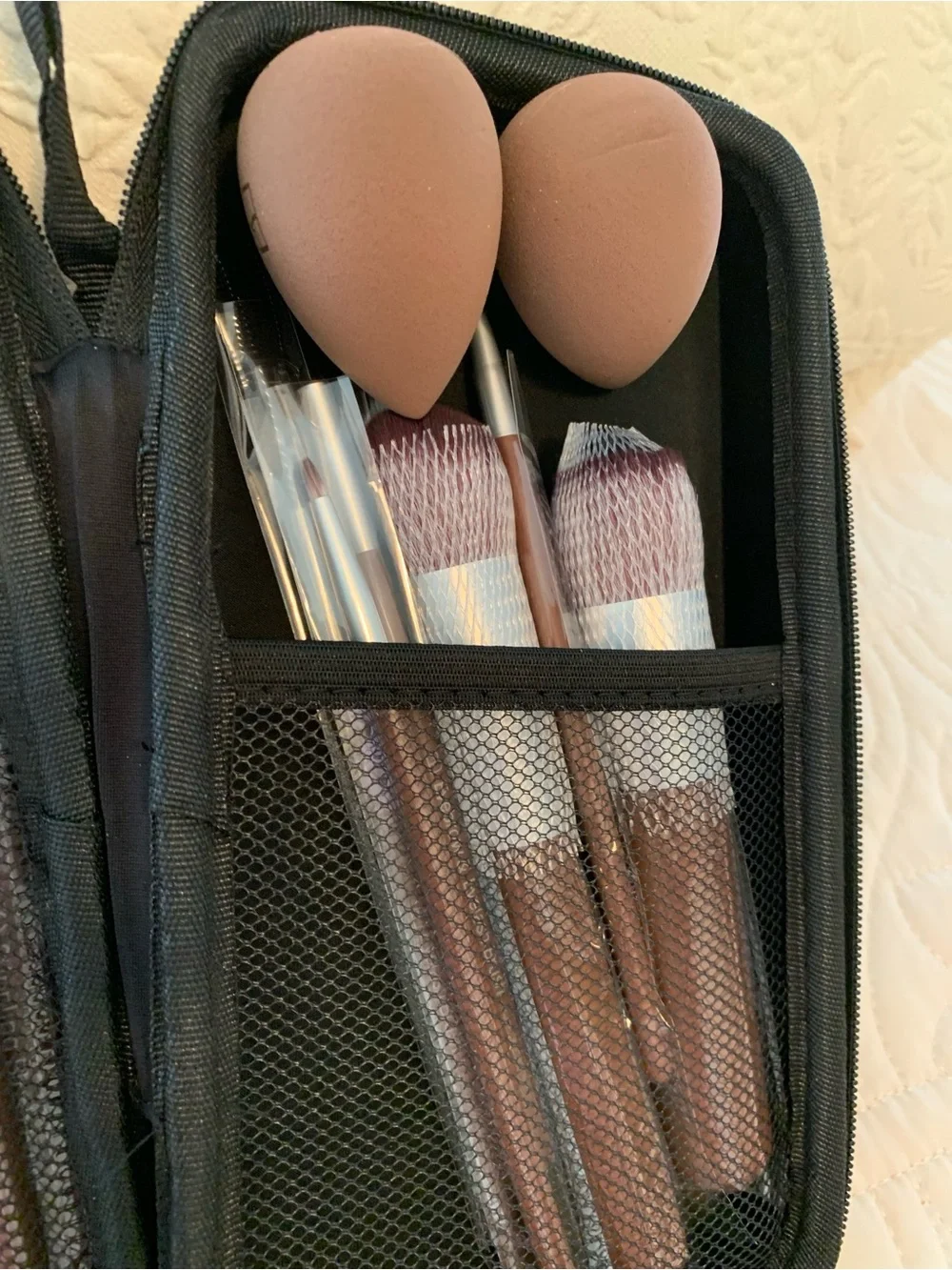 NWOT - BK MALL PROFESSIONAL MAKEUP BRUSH SET